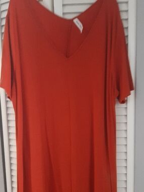 Flowy V-Neck Maxi Dress in Rust